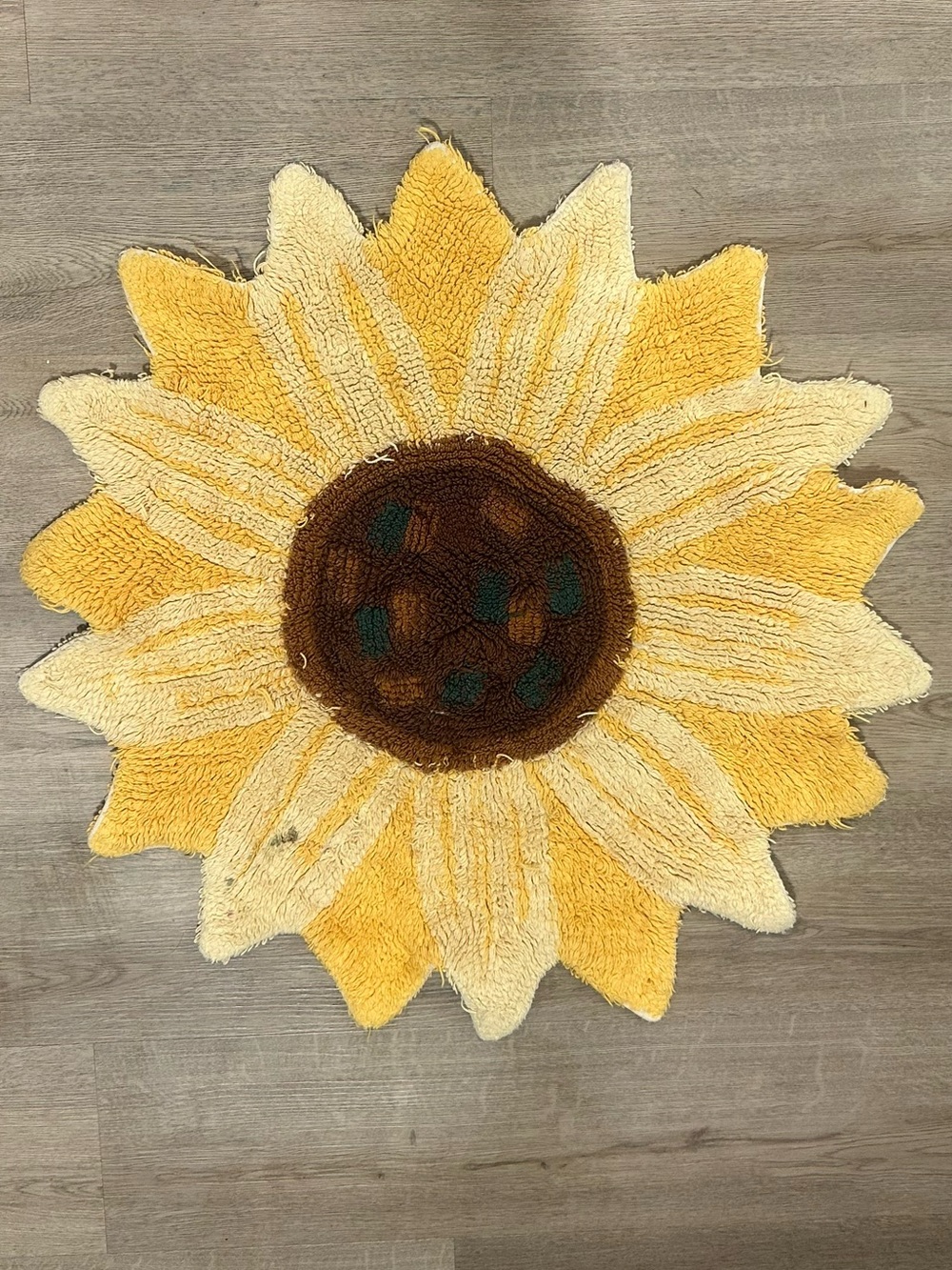Sunflower Accent Rug - Picture 2 of 3